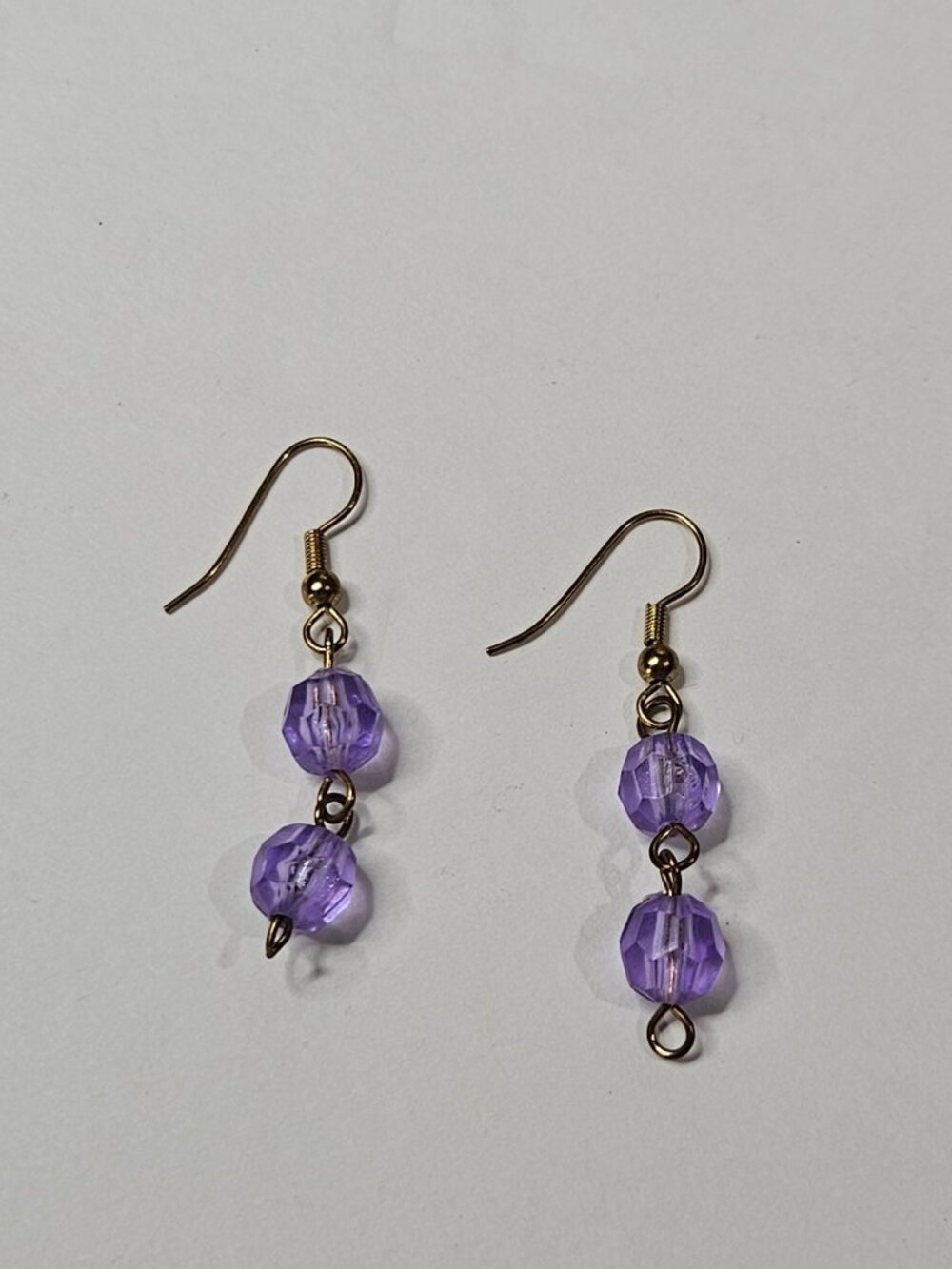 Purple Plastic Faceted Bead Dangle Earrings Goldtone Hooks 1 inch
